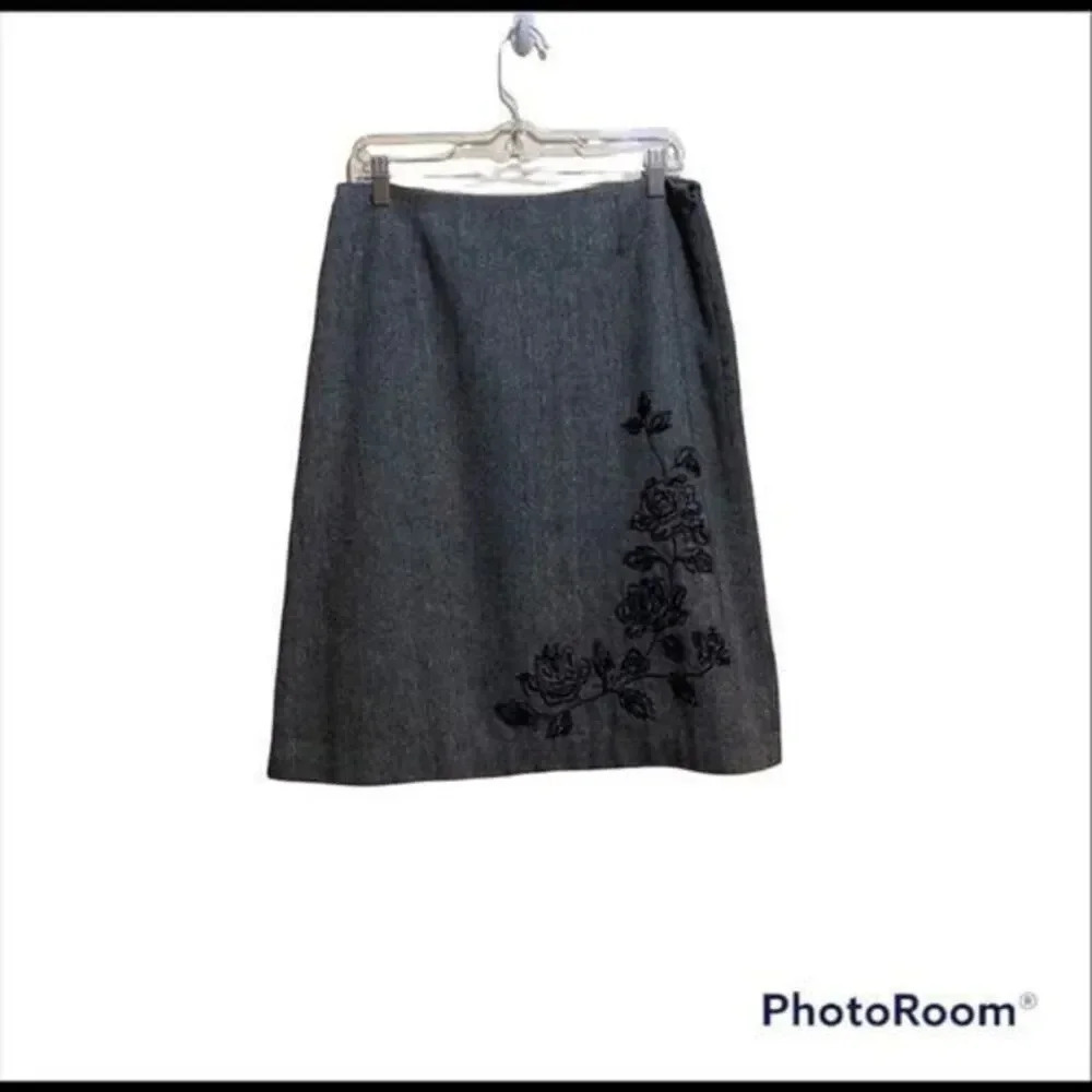 Covington grey skirt embellished flower